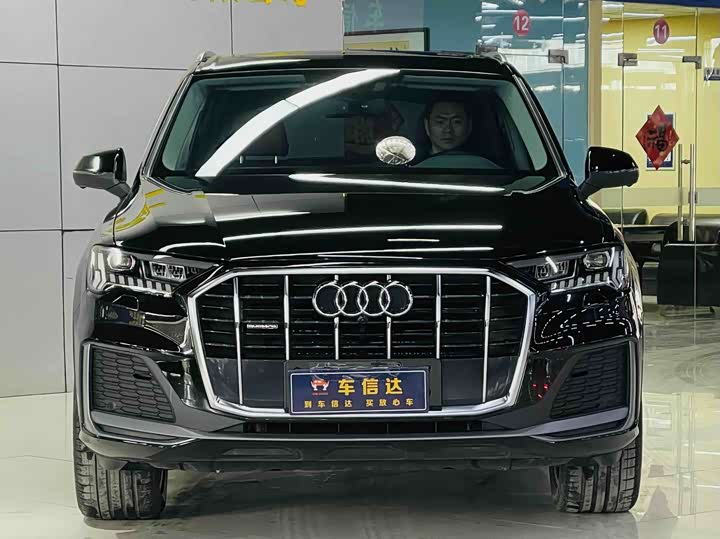Фото 2 - Audi Q7
