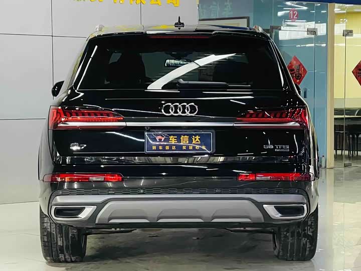 Фото 4 - Audi Q7