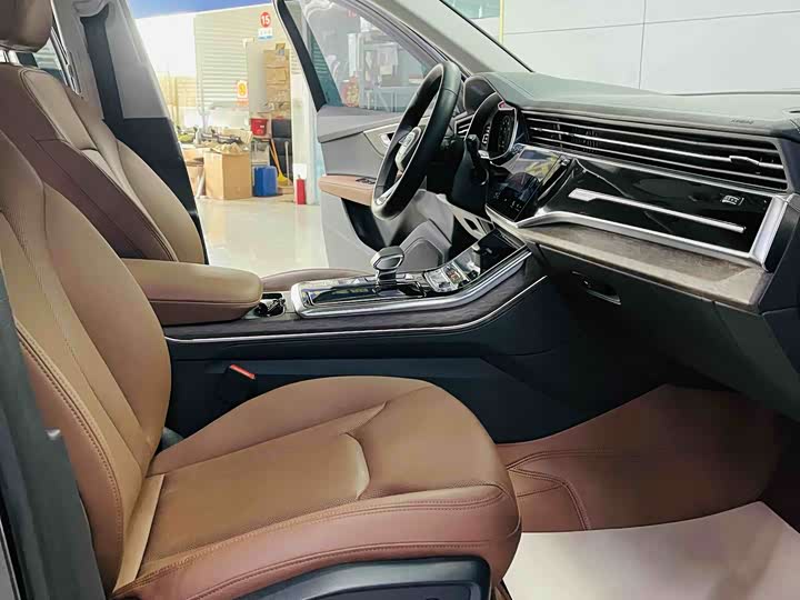 Фото 6 - Audi Q7