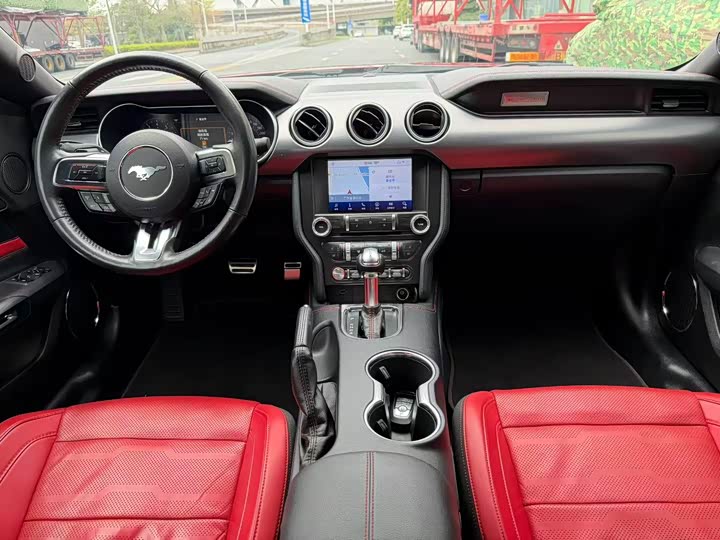 Фото 5 - Ford Mustang