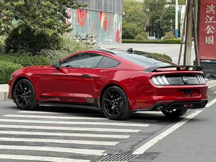 Фото 7 - Ford Mustang