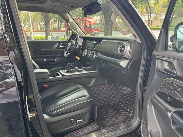 Фото 5 - Tank 300