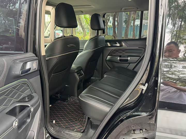 Фото 6 - Tank 300