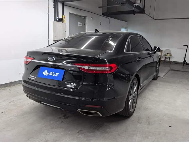 Photo 3 - Ford Taurus