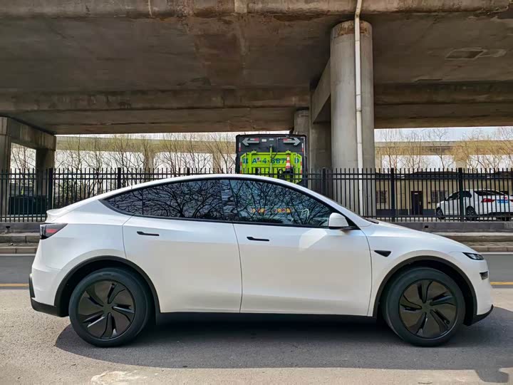 Фото 7 - Tesla Model Y
