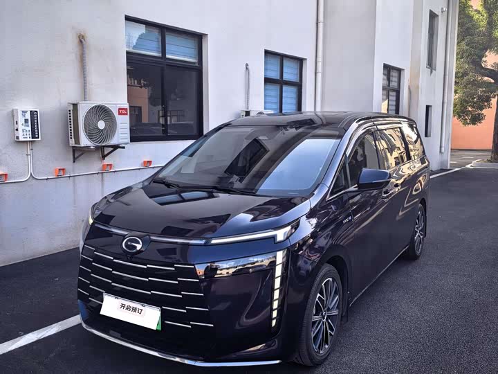 Фото 2 - GAC Trumpchi E8