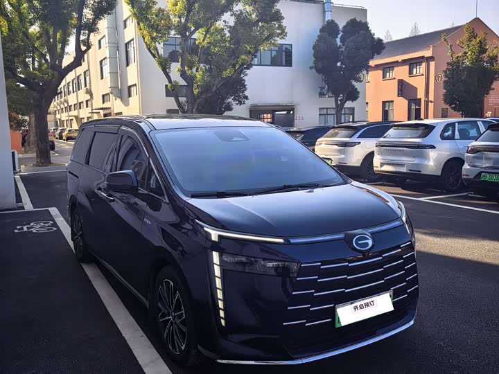 Фото 3 - GAC Trumpchi E8