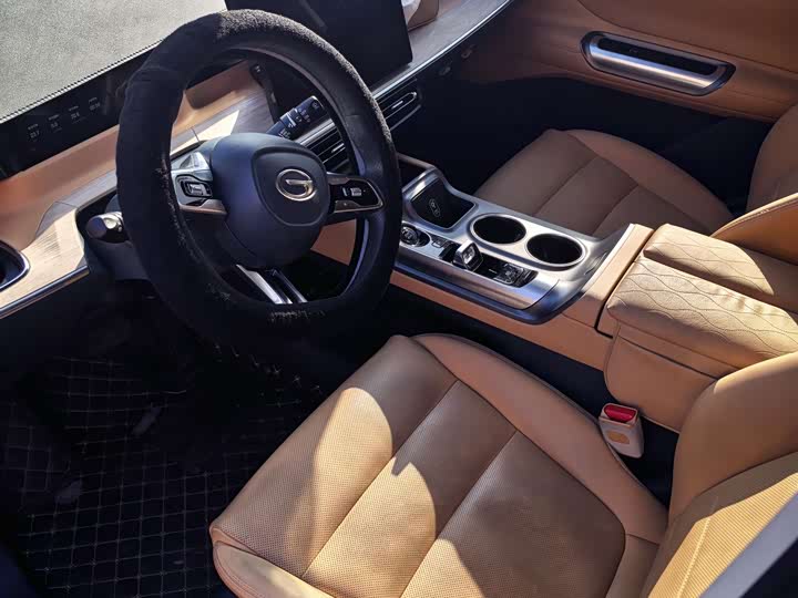 Фото 4 - GAC Trumpchi E8