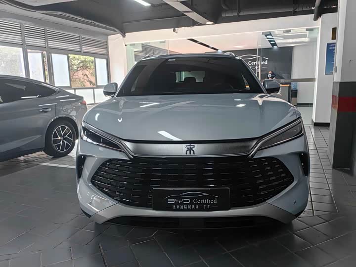 Photo 2 - BYD Song L DM-i Hybrid