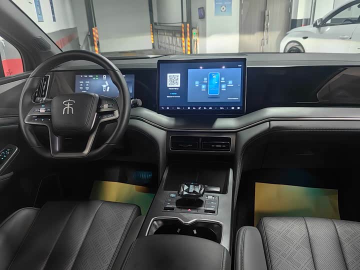 Photo 7 - BYD Song L DM-i Hybrid