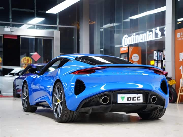 Фото 2 - Lotus Emira