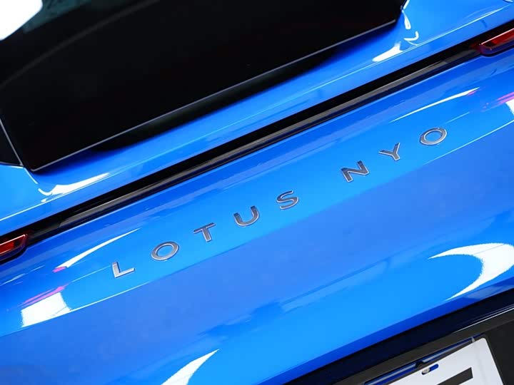 Фото 9 - Lotus Emira