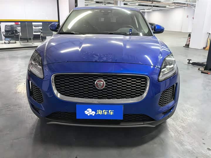Фото 2 - Jaguar E-Pace