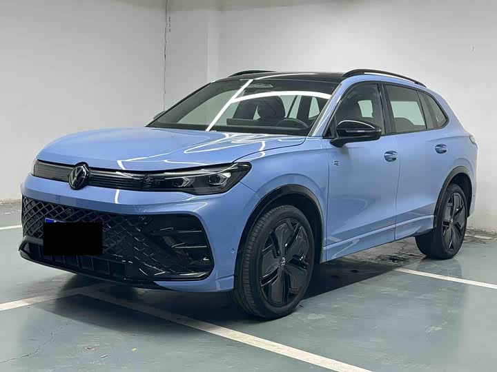 Фото 1 - Volkswagen Tiguan L Pro