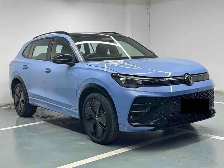 Фото 3 - Volkswagen Tiguan L Pro