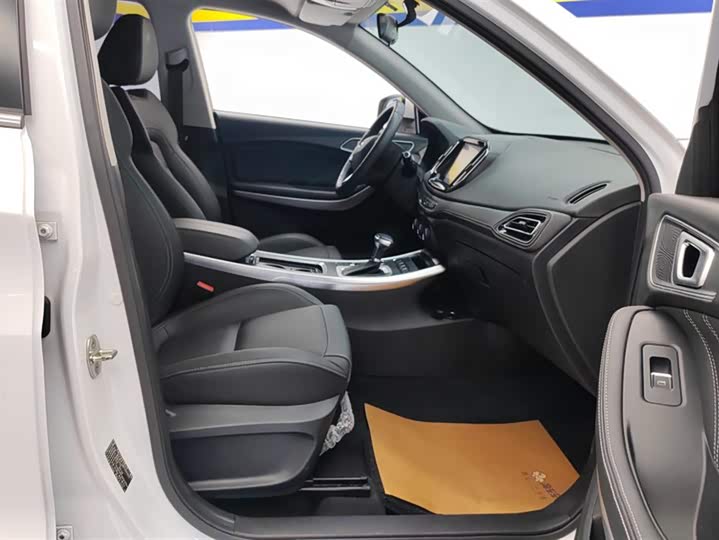 Фото 8 - Chery Tiggo 7