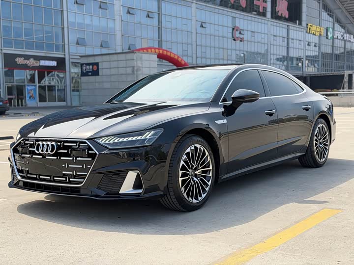 Фото 2 - Audi A7L