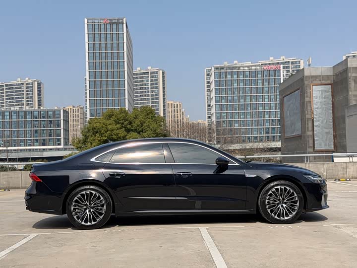 Фото 5 - Audi A7L