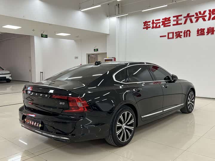 Фото 4 - Volvo S90