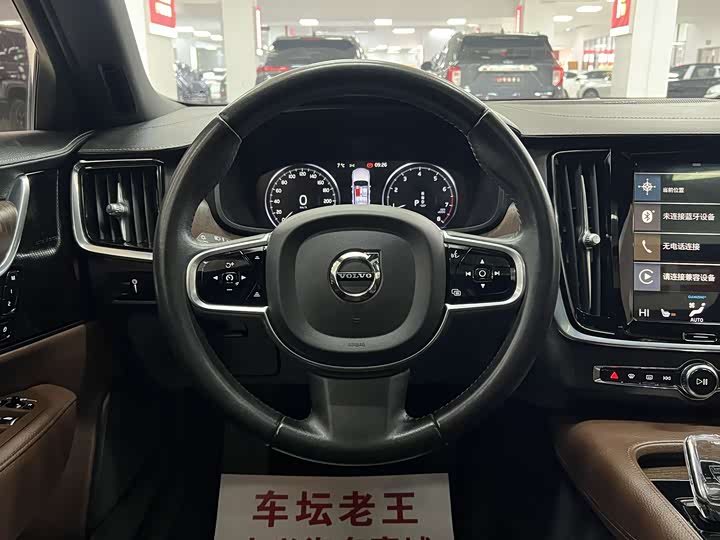 Фото 9 - Volvo S90