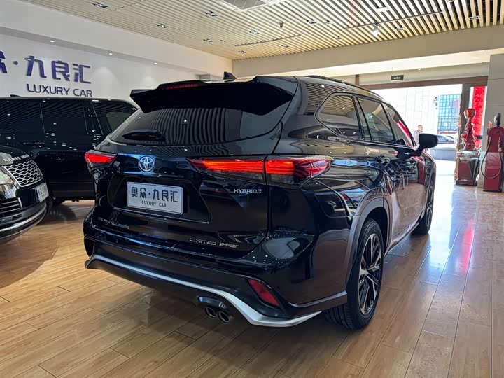 صورة 6 - Toyota Crown Kluger
