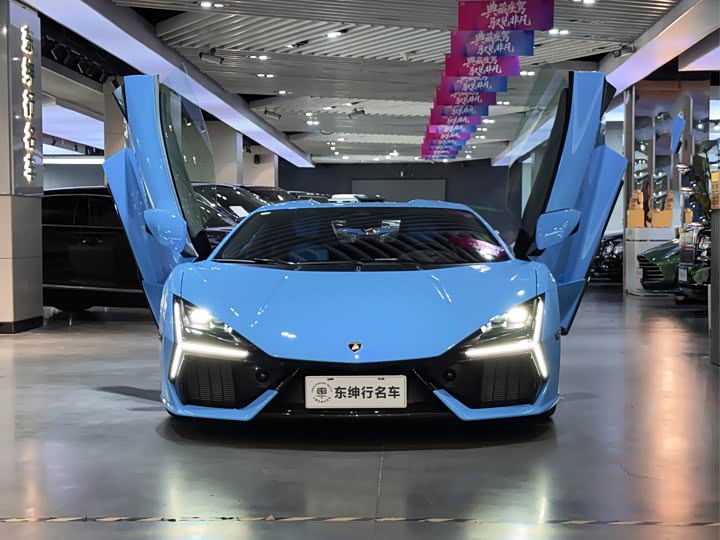 Фото 2 - Lamborghini Revuelto