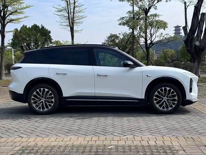 Фото 4 - Nio ES6