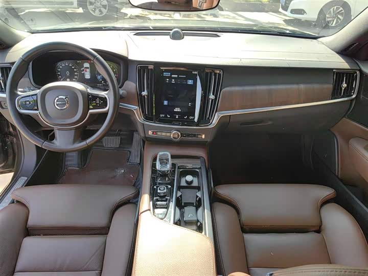 Фото 9 - Volvo S90