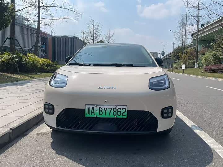 Фото 2 - GAC Aion UT