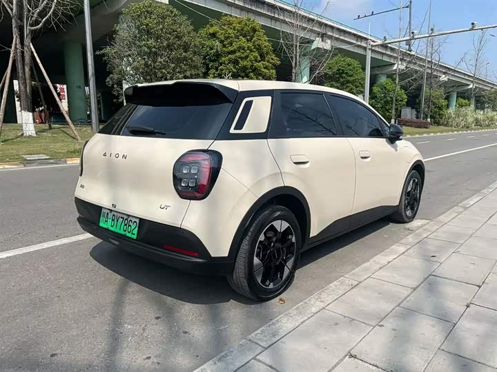 Фото 4 - GAC Aion UT