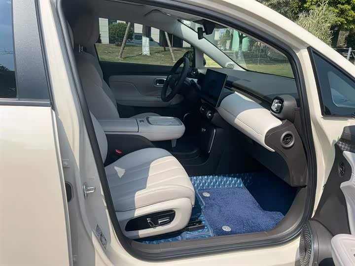 Фото 8 - GAC Aion UT