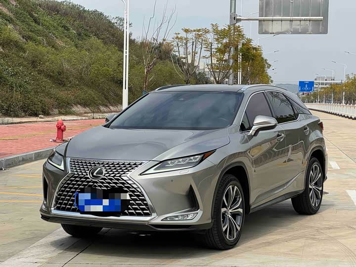 Фото 3 - Lexus RX