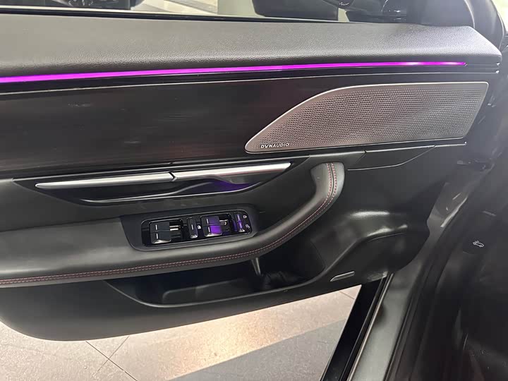 Фото 9 - XPeng P7