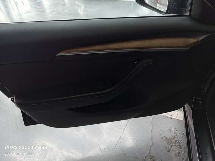 Фото 4 - Tesla Model 3