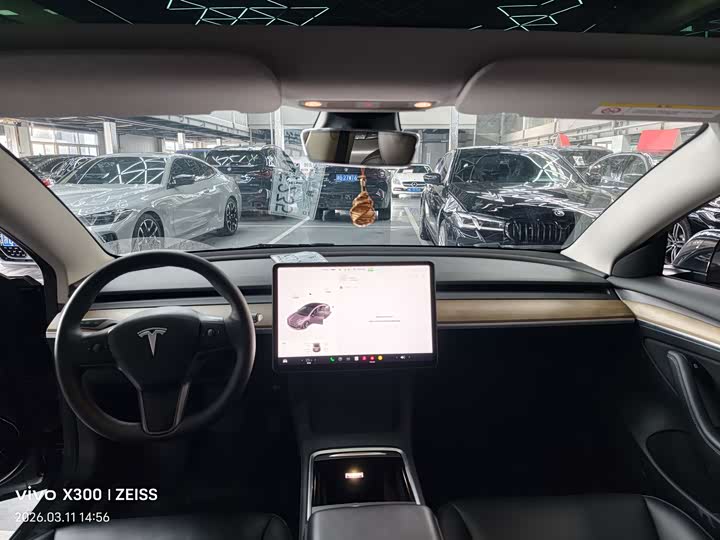 Фото 9 - Tesla Model 3