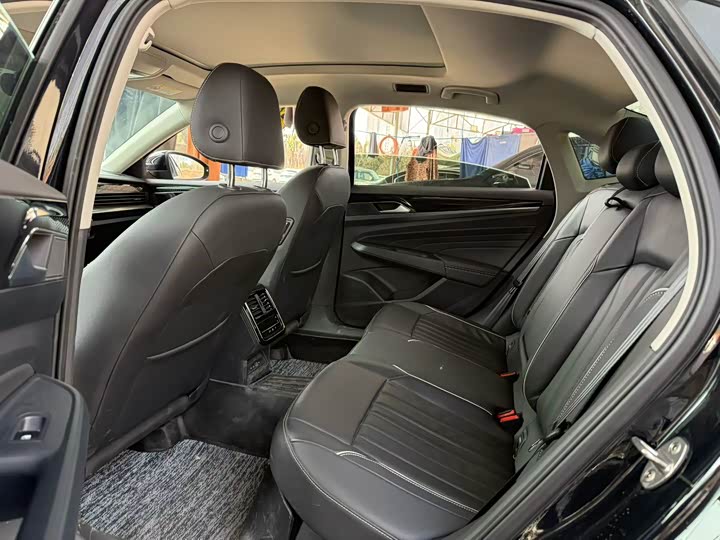 Фото 4 - Volkswagen Passat