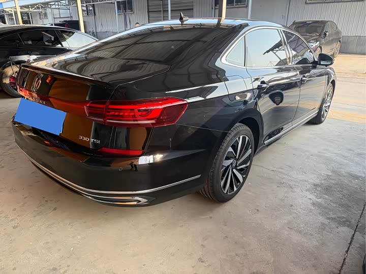 Фото 8 - Volkswagen Passat