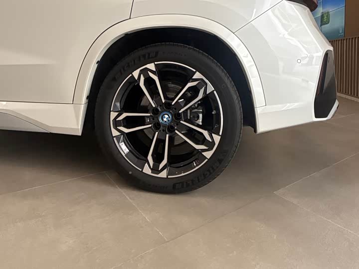 Фото 7 - BMW iX1