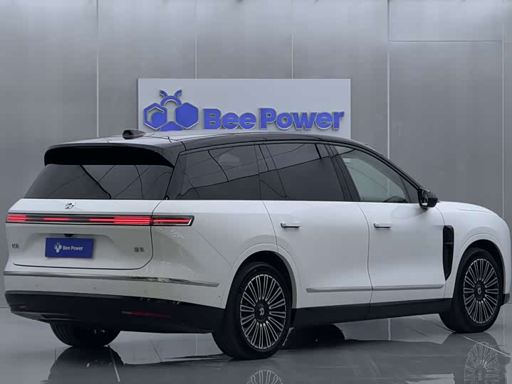 Фото 6 - Nio ES8