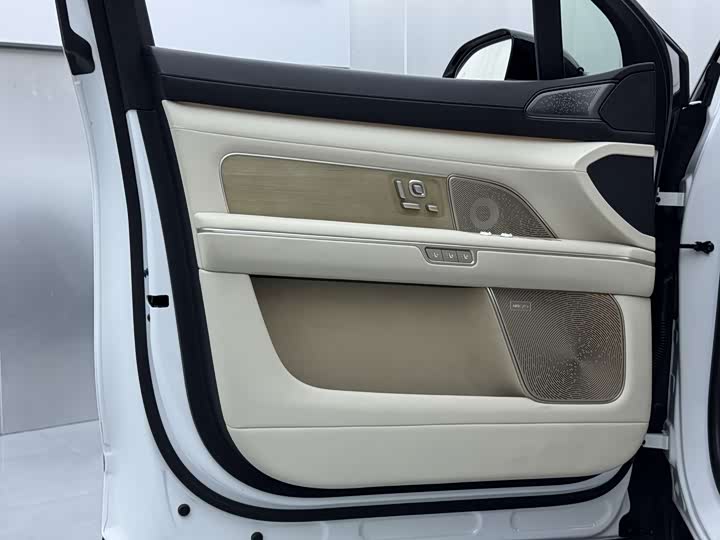 Фото 9 - Nio ES8