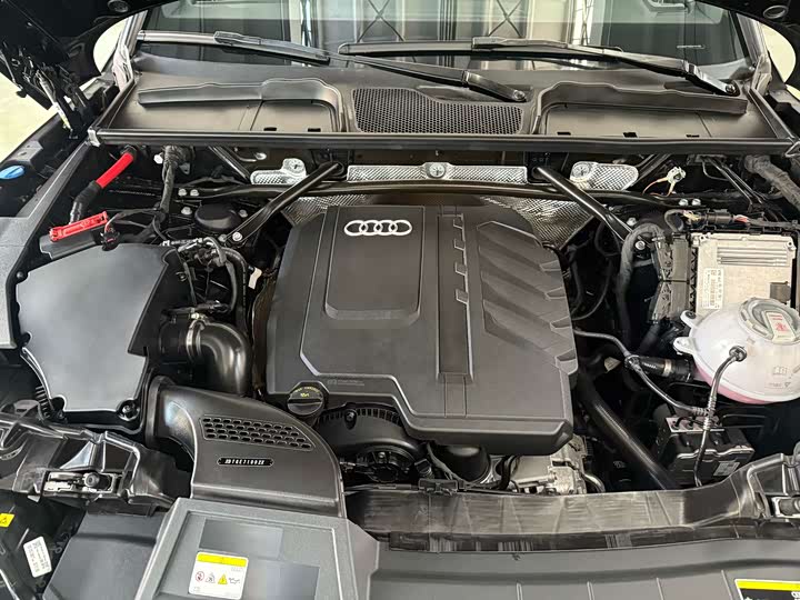 Фото 8 - Audi Q5L