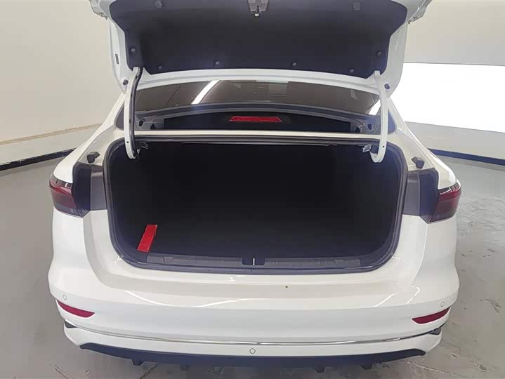 Фото 4 - Geely Emgrand