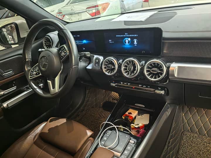 Фото 4 - Mercedes-Benz GLB-Class