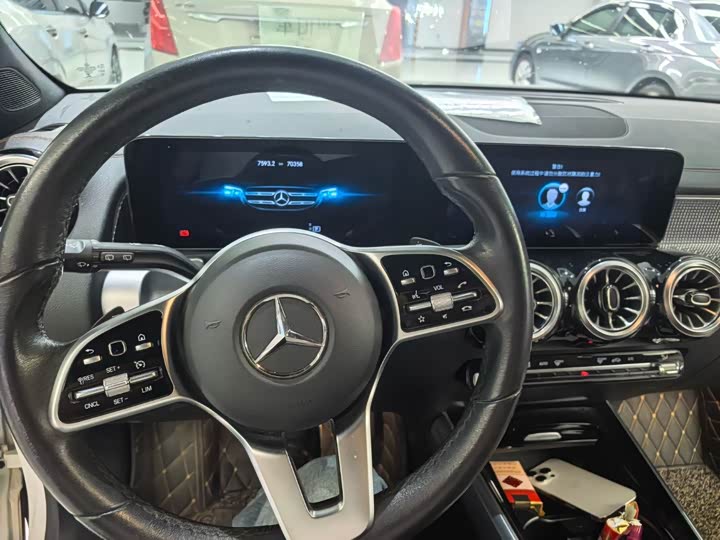 Фото 6 - Mercedes-Benz GLB-Class