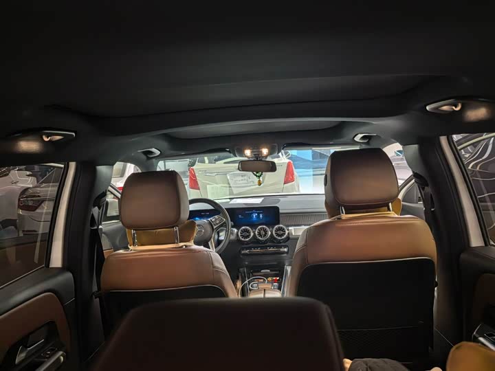 Фото 8 - Mercedes-Benz GLB-Class