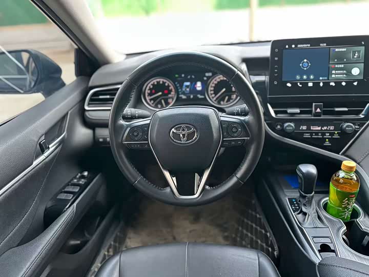 Фото 3 - Toyota Camry