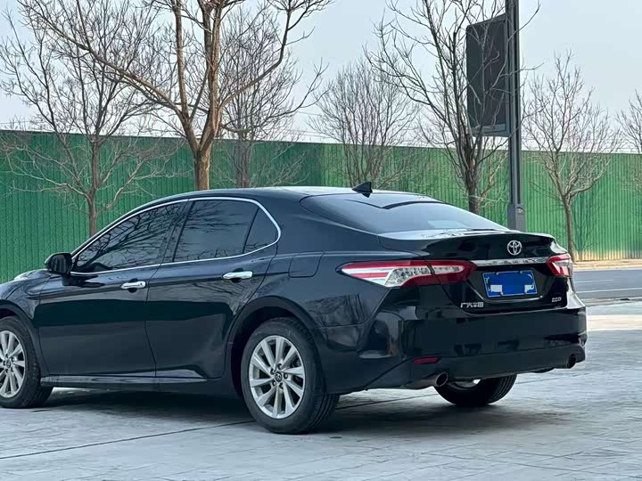 Фото 9 - Toyota Camry