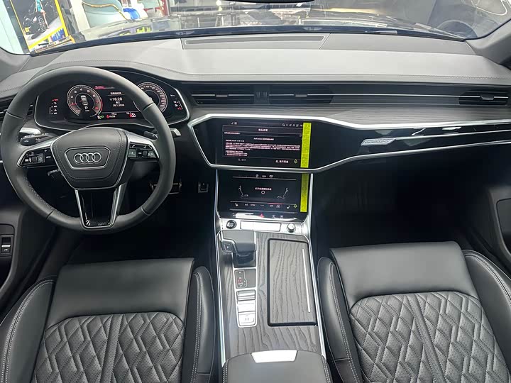 Фото 8 - Audi A6L