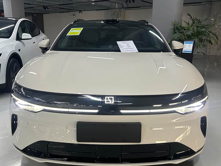 Фото 2 - Zeekr 007 GT