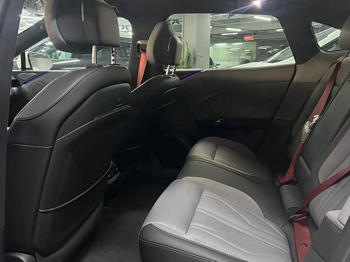 Фото 4 - Zeekr 007 GT